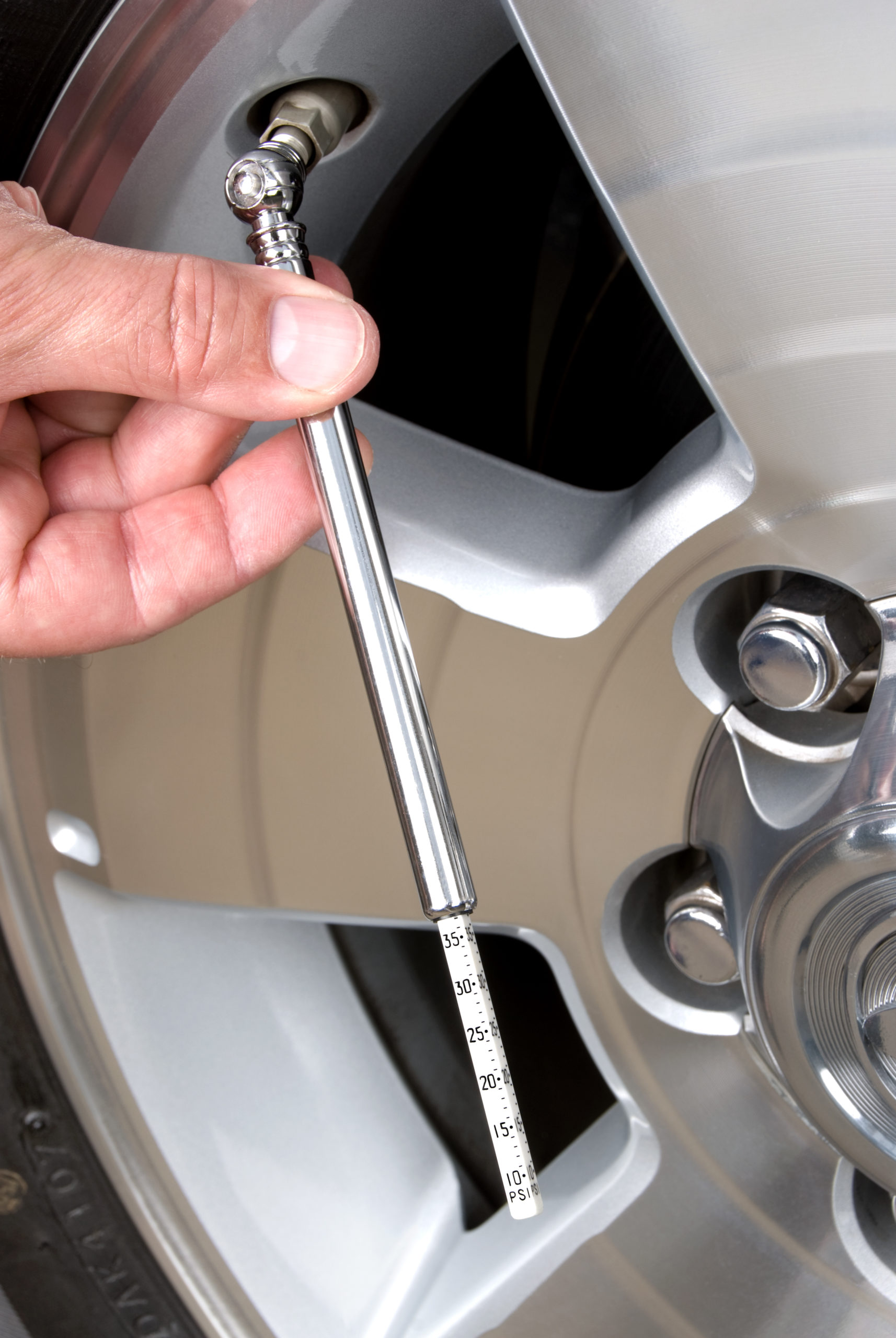 Save Gas | Vehicle Tires | D & R Car Care Statesboro, GA